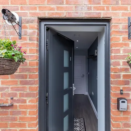 Elliot Oliver - Charming One Bedroom Apartment With Parking In The Docks Gloucester Exterior photo