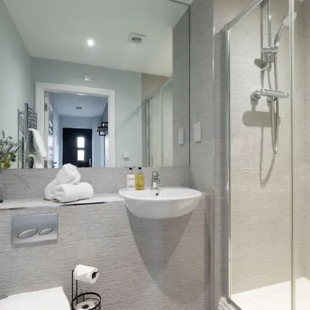 Elliot Oliver - Charming One Bedroom Apartment With Parking In The Docks Gloucester Exterior photo
